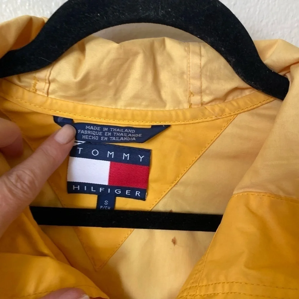 Tommy Hilfiger vintage men’s Adirondack jacket in yellow size S 90s rain coat